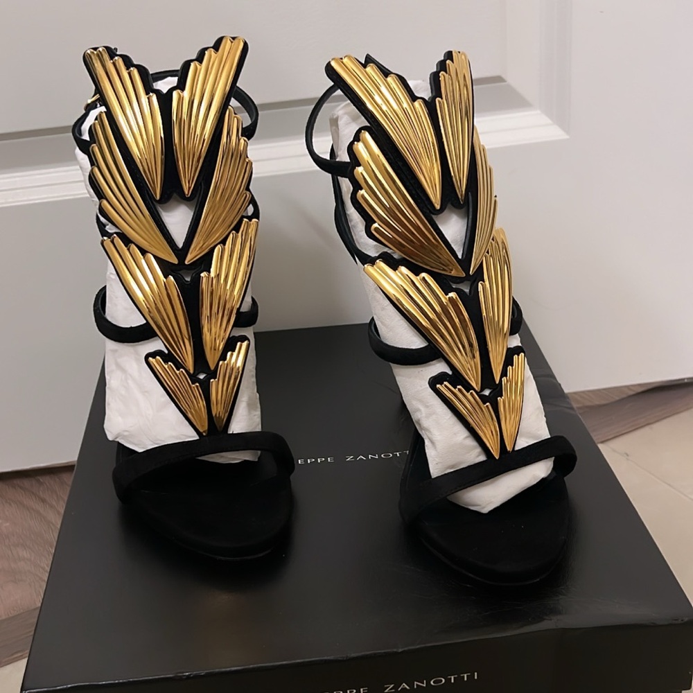 Giuseppe Zanotti (Cruel 2.0) Black and Gold Winged Heels
